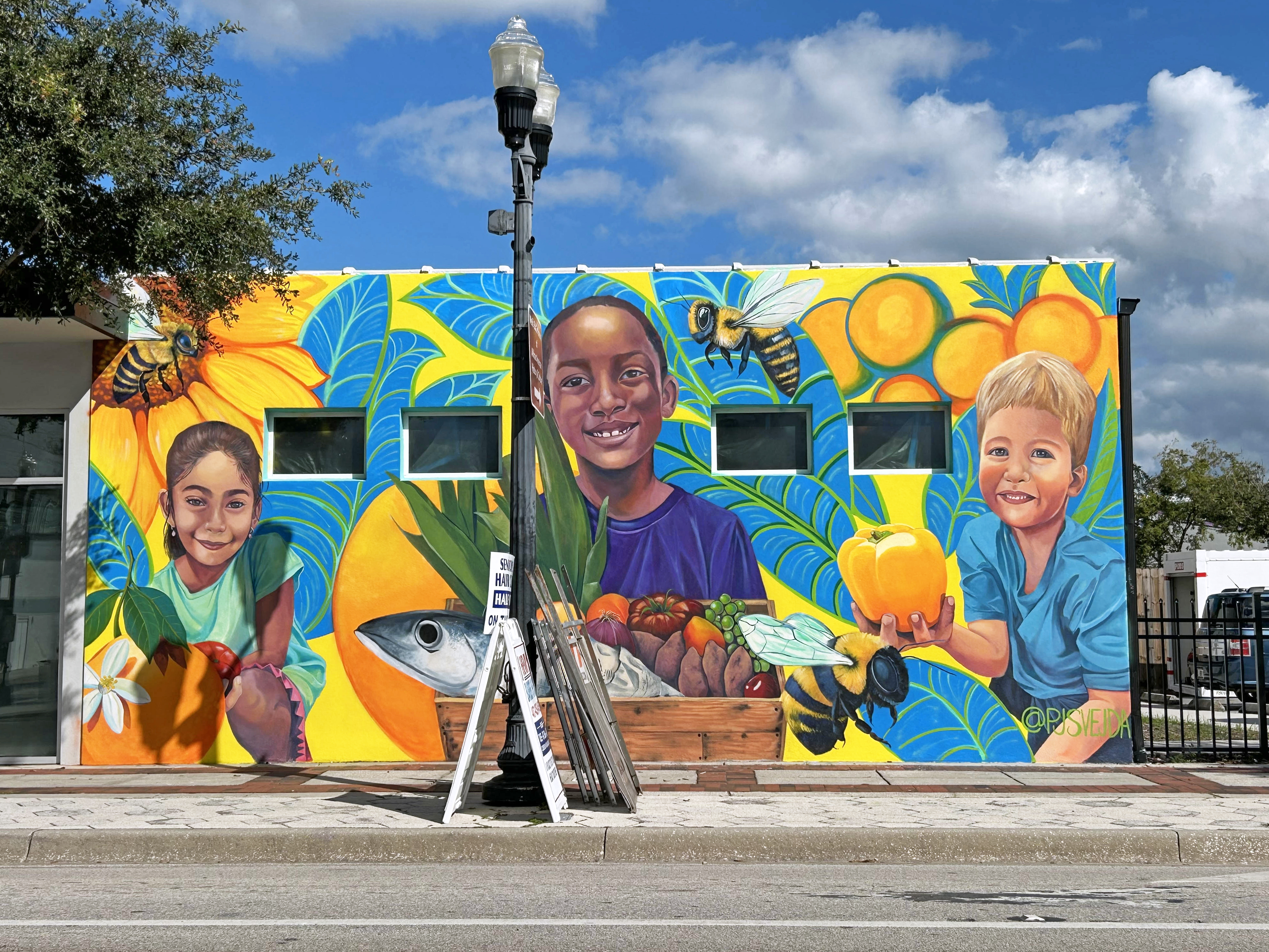 A mural by PJ Svejda in Orlando's Art Pollination project.